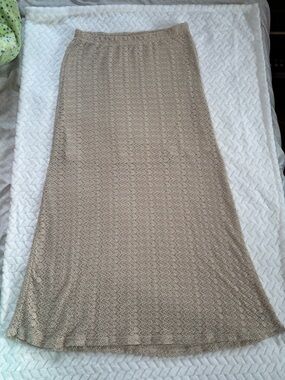 bobeau Beige Patterned Knit Maxi Skirt